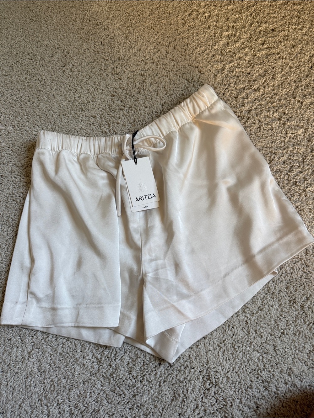 Aritzia light birch satin lodge Pull-On Shorts